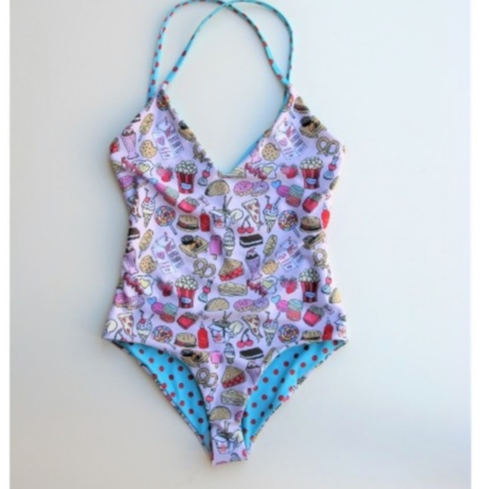 Reversible one piece swimsuit